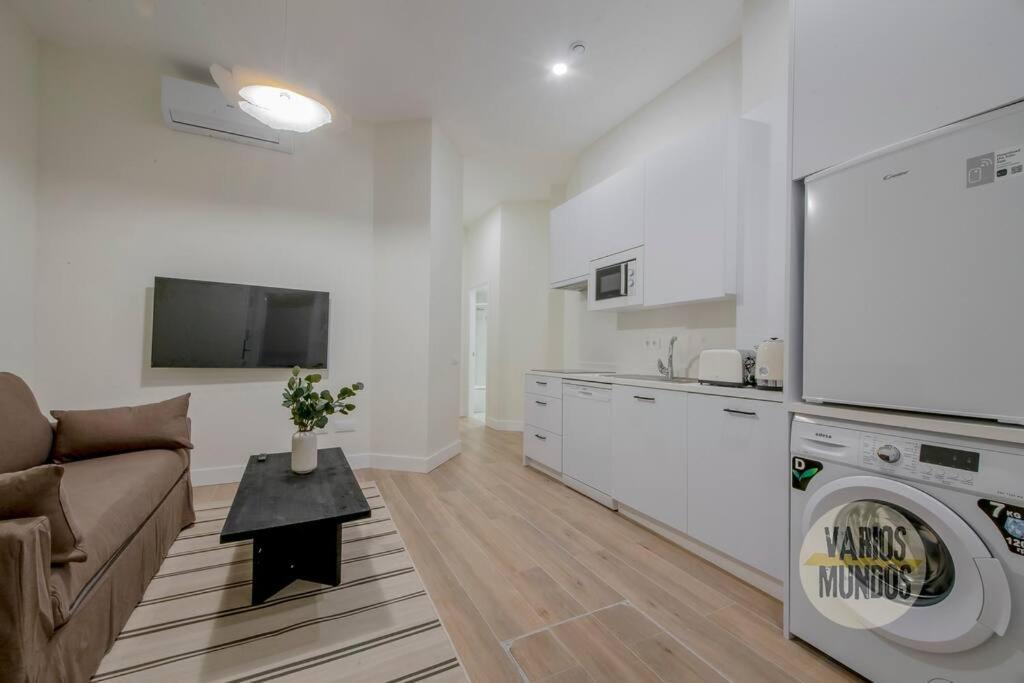 Cool Y Centrico Apt 6Px En Plena Plaza Del Carmen E2 Madrid Dış mekan fotoğraf